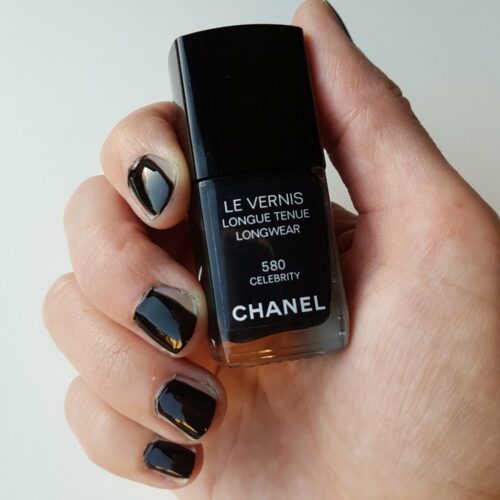 Manicure at home met Chanel